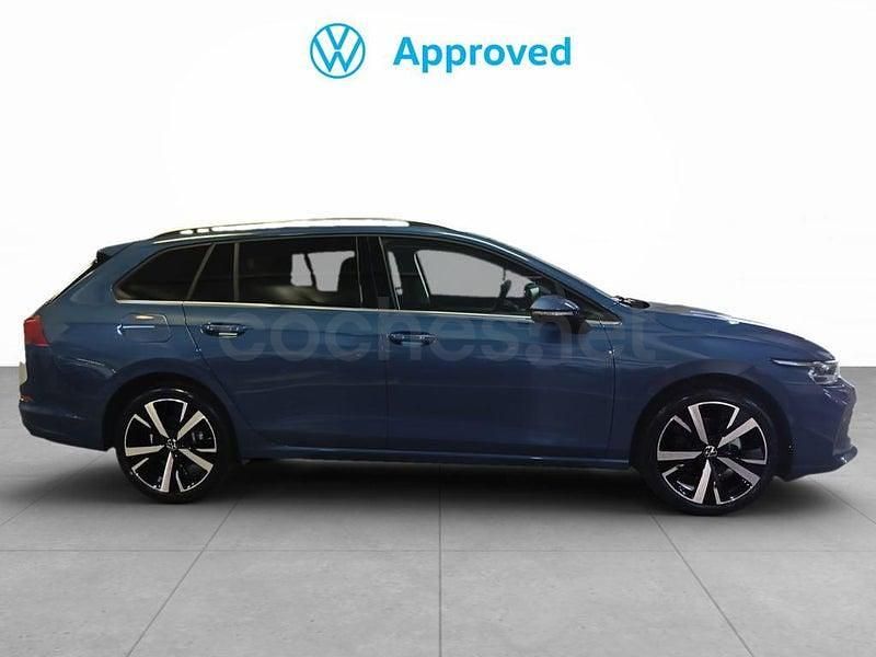 Usado VW Golf VIII Style 150 CV (110 kW) 2025 Azul Familiar
