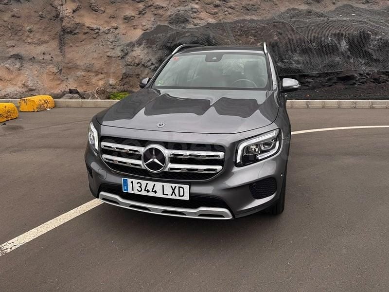 Usado Mercedes GLB200 163 CV (119 kW) 2021 Gris / plata SUV