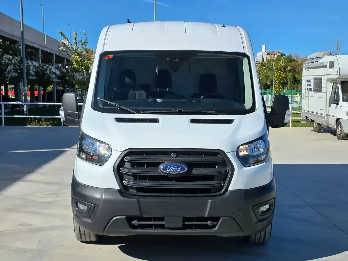 Usado Ford Transit Trend 130 CV (95 kW) 2023 Blanco Van