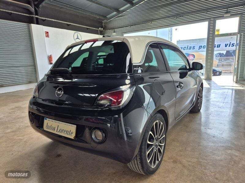Usado Opel Adam 90 CV (66 kW) 2016 Negro Utilitario