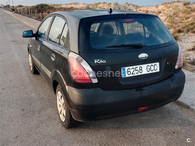 Negro Usado 2008 Kia Rio Active Berlina | 2400 € (Super precio) - Imagen 1/4