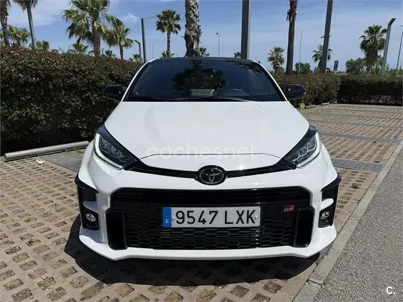 Usado Toyota Yaris 261 CV (191 kW) 2022 Blanco Utilitario