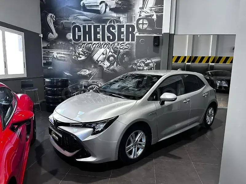 Usado Toyota Corolla Active 122 CV (89 kW) 2022 Gris / plata Berlina