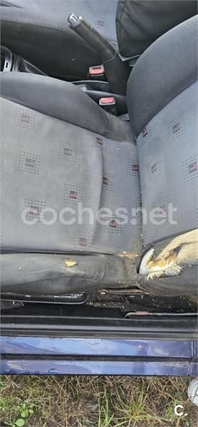 Usado Seat Ibiza Stella 90 CV (66 kW) 2001 Azul Berlina