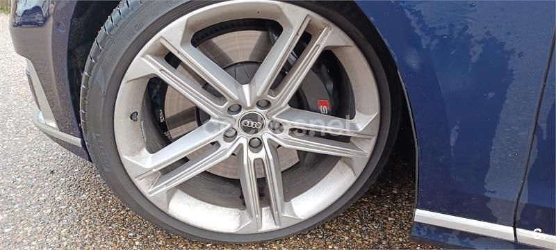 Usado Audi A8 571 CV (419 kW) 2020 Azul Berlina