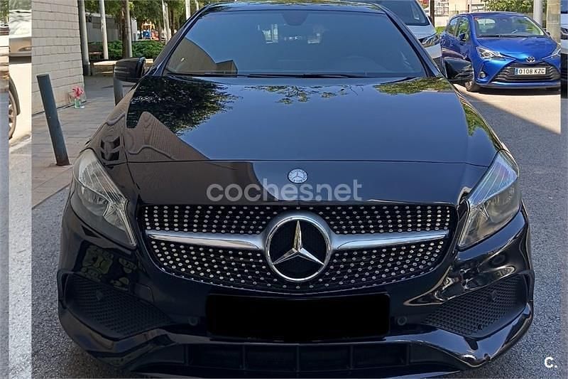 Negro Usado 2016 Mercedes A180 AMG line Berlina | 17.900 € (Precio justo) - Imagen 1/4