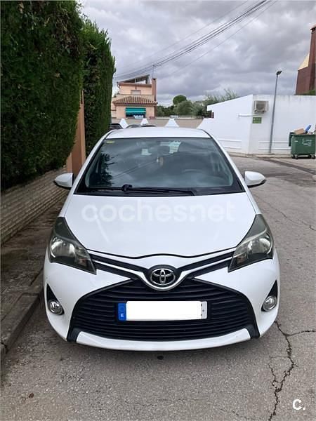 Blanco Usado 2014 Toyota Yaris City Berlina | 8500 € (Precio justo) - Imagen 1/4
