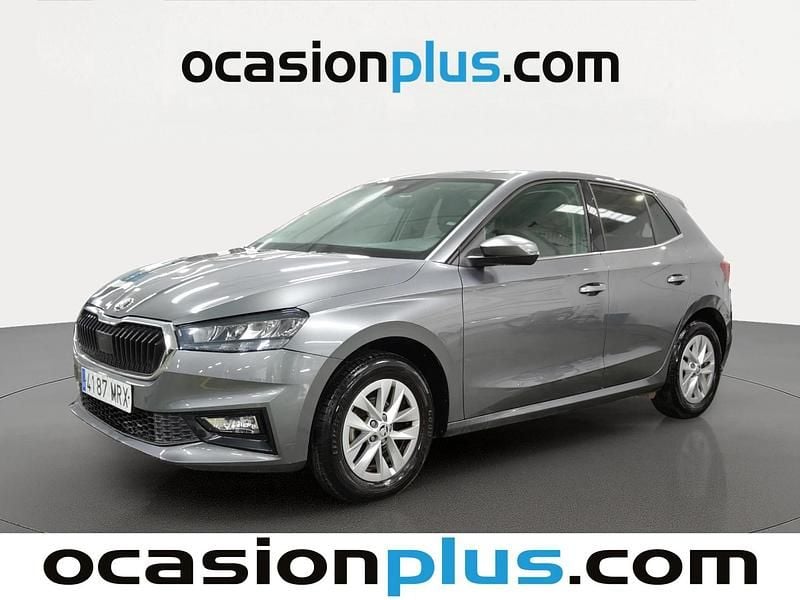 Usado Skoda Fabia Selection 95 CV (69 kW) 2024 Gris Utilitario