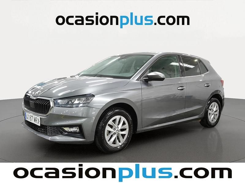 Gris Usado 2024 Skoda Fabia Selection Utilitario | 15.264 € (Super precio) - Imagen 1/4