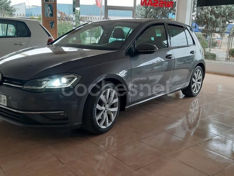 Gris / plata Usado 2017 VW Golf Sportline Berlina | 15.350 € (Precio justo) - Imagen 1/4