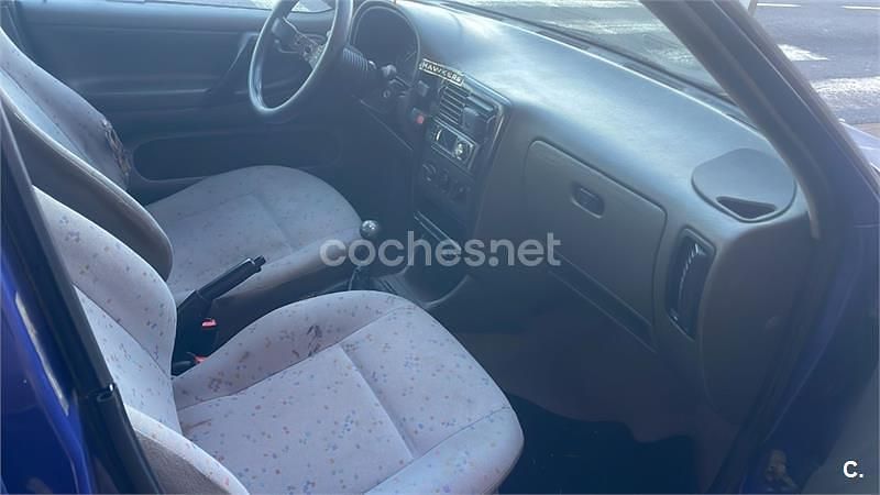 Usado VW Polo 60 CV (44 kW) 1995 Azul Berlina