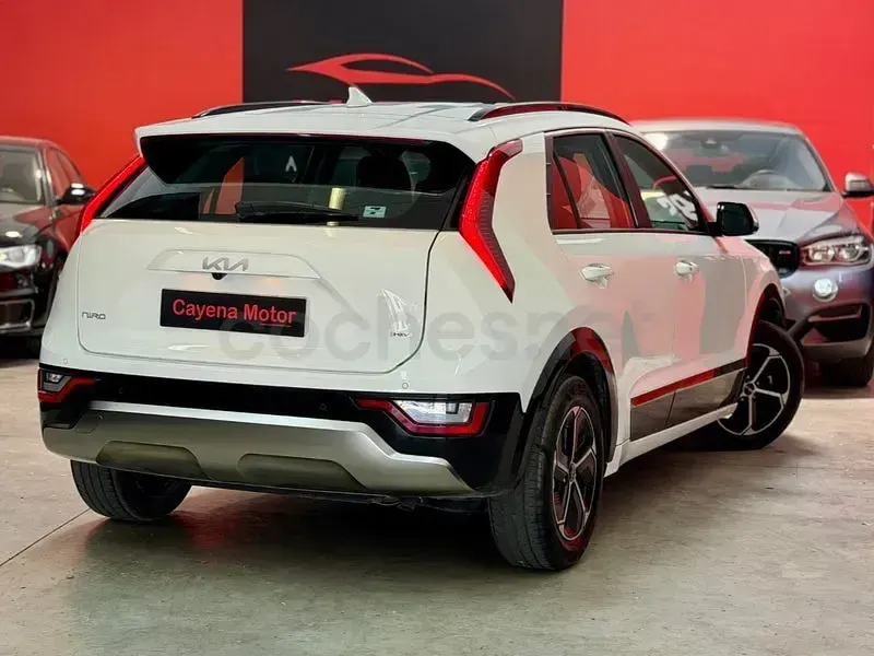 Usado Kia Niro 138 CV (101 kW) 2025 Blanco SUV