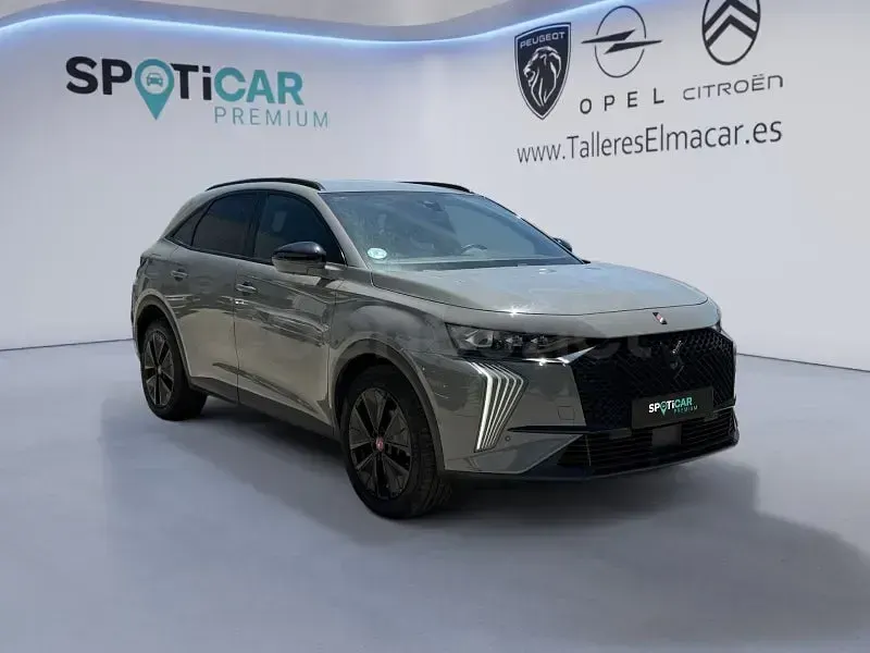 Usado DS Automobiles DS7 Crossback Performance Line Plus 130 CV (95 kW) 2023 Gris / plata SUV