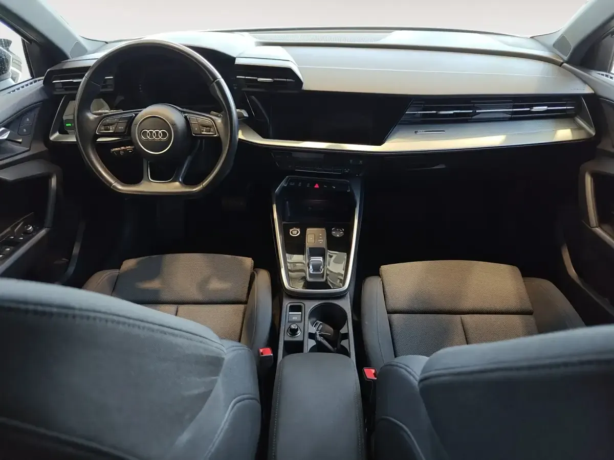 Usado Audi A3 150 CV (110 kW) 2022 Blanco Berlina