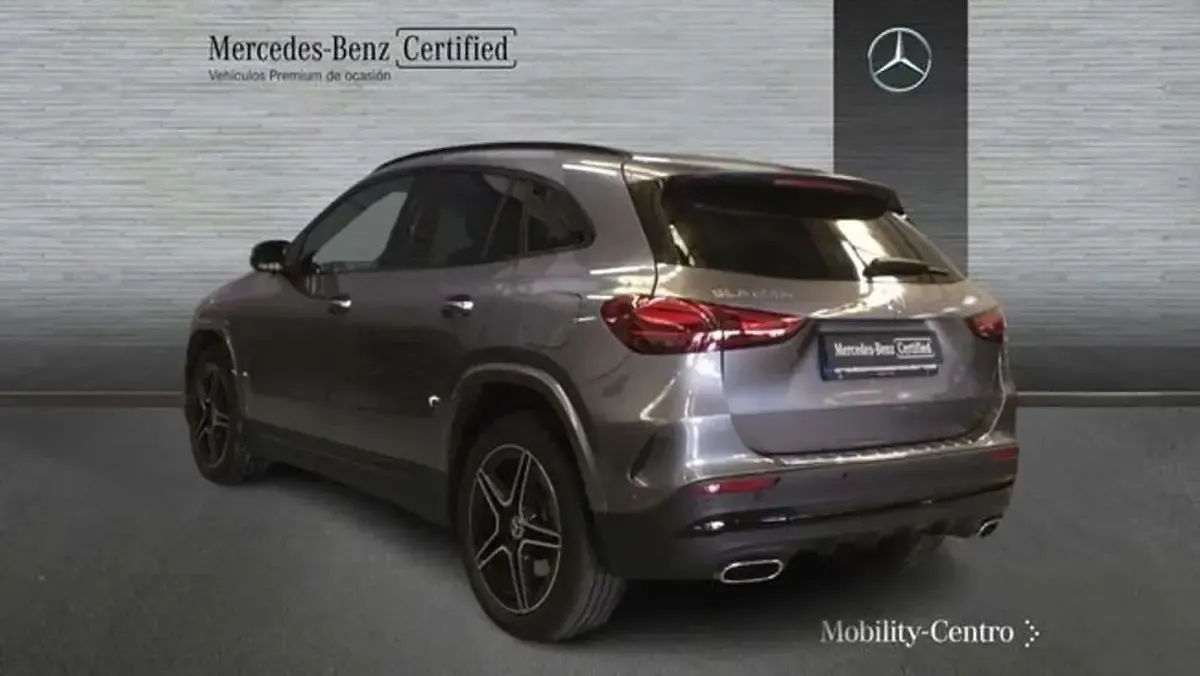 Usado Mercedes GLA250 218 CV (160 kW) 2023 Gris SUV