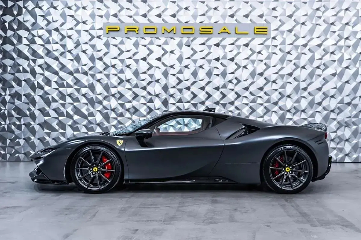 Usado Ferrari SF90 1001 CV (736 kW) 2023 Negro Coupe