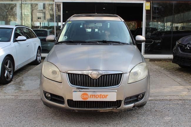 Usado Skoda Roomster Fun 105 CV (77 kW) 2008 Gris Monovolumen