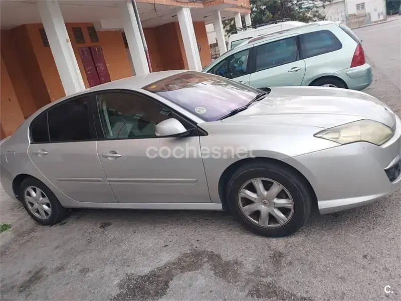 Usado Renault Laguna III Authentique 110 CV (80 kW) 2008 Blanco Berlina