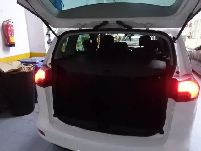 Usado Opel Zafira Family 140 HP (102 kW) 2018 Branco Monovolume
