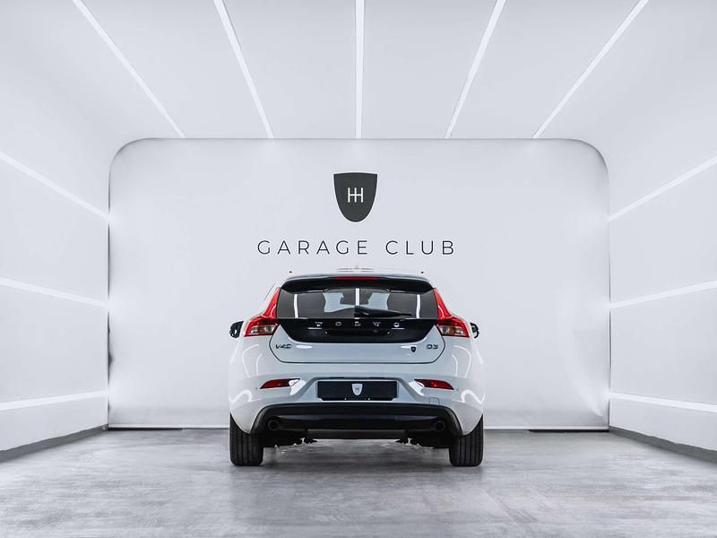 Usado Volvo V40 Momentum 150 CV (110 kW) 2012 Blanco Berlina