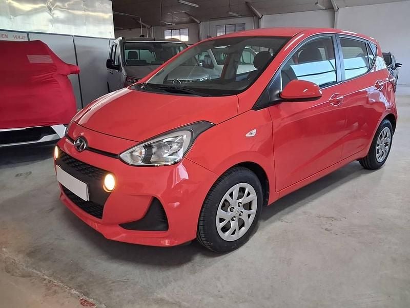 Usado Hyundai i10 GO! 66 CV (48 kW) 2019 Rojo Utilitario