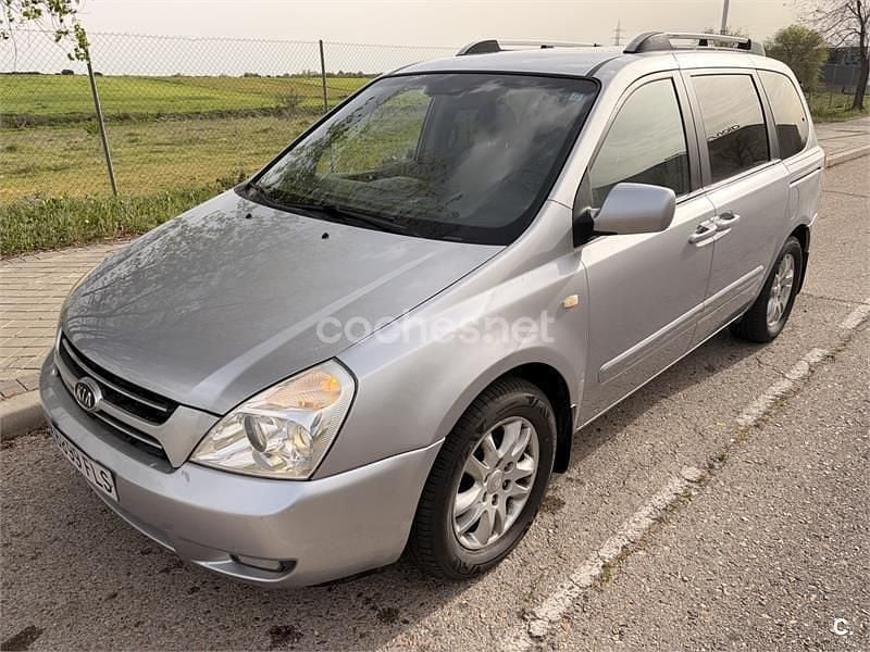 Usado Kia Carnival 185 CV (136 kW) 2007 Gris / plata Monovolumen