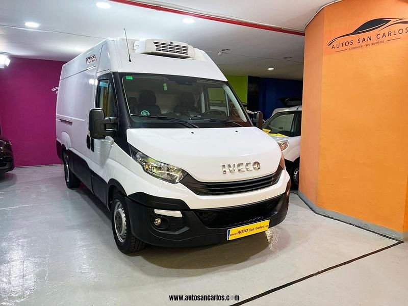 Blanco Usado 2018 Iveco Daily Berlina | 24.900 € - Imagen 1/4