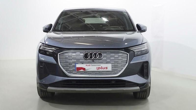 Usado Audi Q4 e-tron Ambiente 150 kW (204 CV) 2022 Azul SUV
