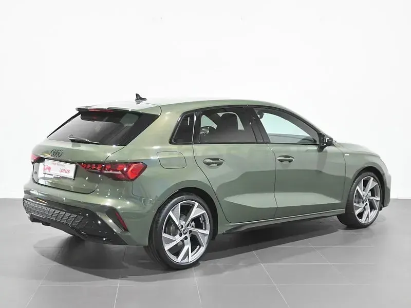 Usado Audi A3 Comfort 150 CV (110 kW) 2025 Verde Berlina