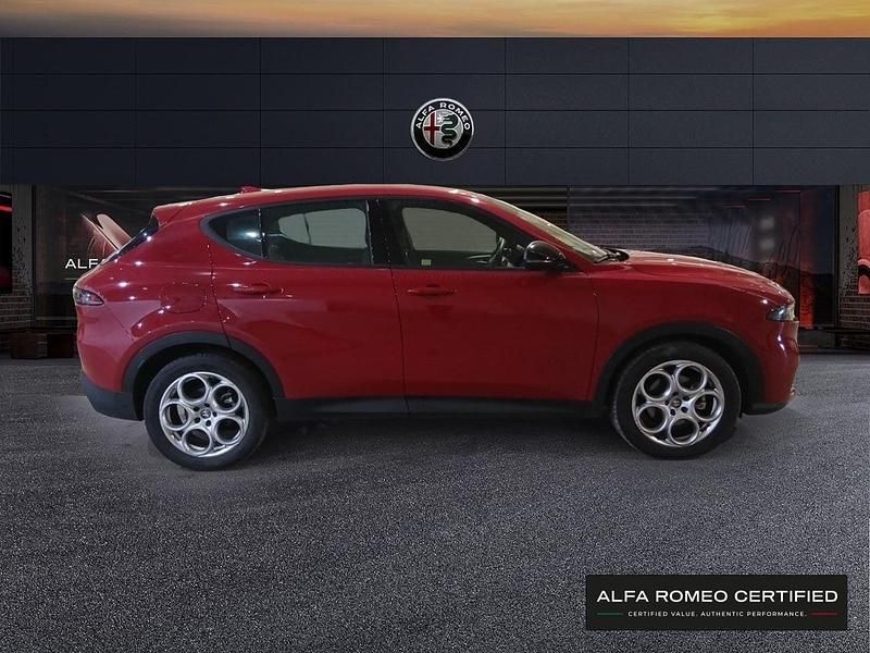 Usado Alfa Romeo Tonale Sprint 130 CV (95 kW) 2023 Rojo SUV