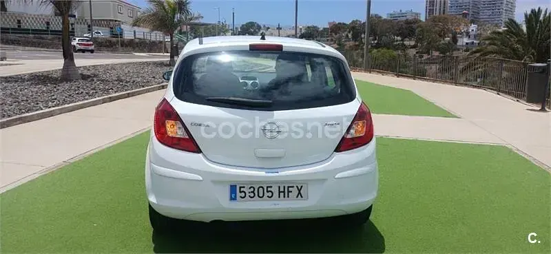 Usado Opel Corsa 85 CV (62 kW) 2011 Blanco Utilitario