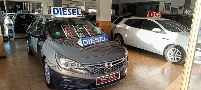 Usado Opel Astra Dynamic 110 CV (80 kW) 2016 Gris