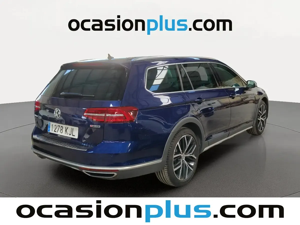 Usado VW Passat Alltrack 220 CV (161 kW) 2018 Azul Familiar