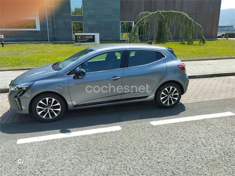 Gris / plata Usado 2024 Mitsubishi Colt Berlina | 14.850 € (Buen precio) - Imagen 1/4