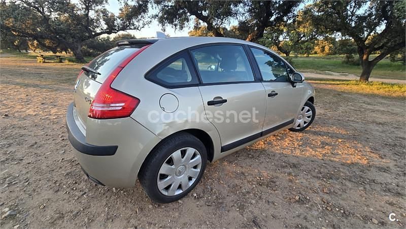 Używany Citroën C4 92 KM (67 kW) 2006 Beżowy Sedan/Limuzyna
