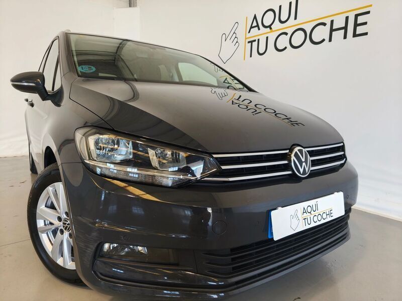 Gris / plata Usado 2021 VW Touran Advance Monovolumen | 21.900 € (Precio justo) - Imagen 1/4