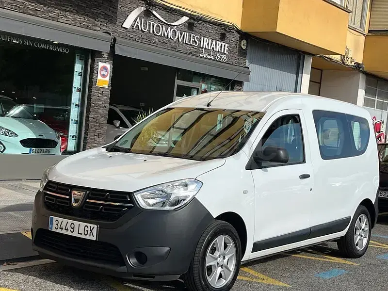 Usado Dacia Dokker Essentiel 95 CV (69 kW) 2020 Blanco Monovolumen