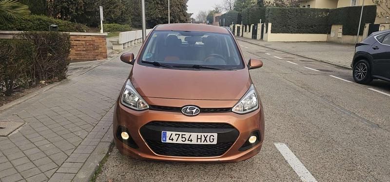 Usado Hyundai i10 67 CV (49 kW) 2014 Beige Utilitario