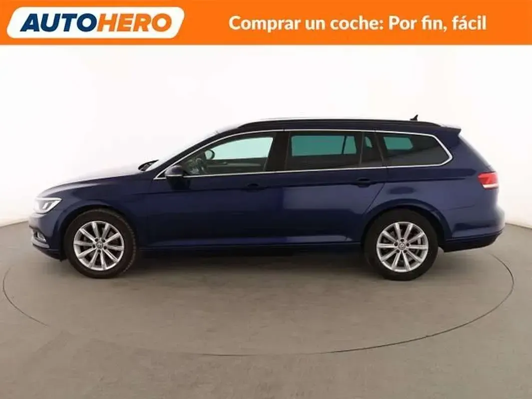 Usado VW Passat 120 CV (88 kW) 2017 Azul Familiar