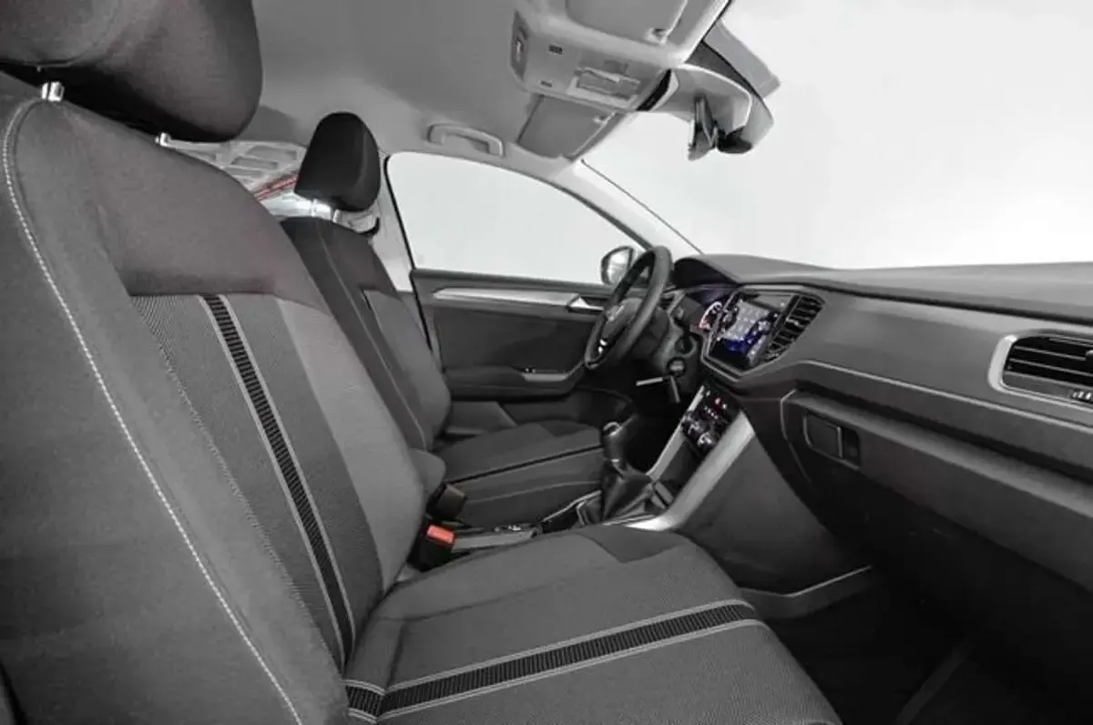 Usado VW T-Roc 110 CV (80 kW) 2023 Gris SUV
