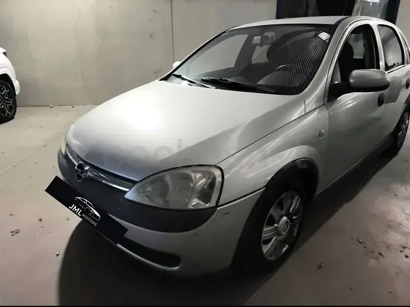 Usado Opel Corsa Club 75 CV (55 kW) 2002 Gris / plata Utilitario