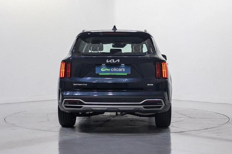 Usado Kia Sorento 230 CV (169 kW) 2023 Gris / plata SUV