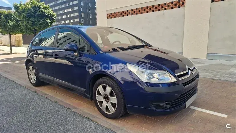 Usado Citroën C4 110 CV (80 kW) 2007 Azul Berlina