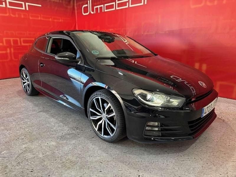 Negro Usado 2017 VW Scirocco R-line Coupe | 14.999 € (Precio justo) - Imagen 1/4