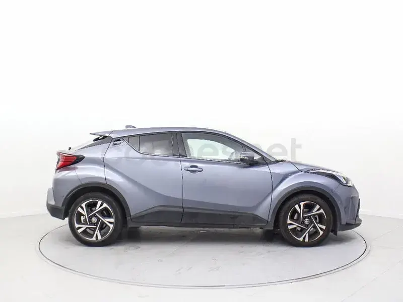 Usado Toyota C-HR Active 122 CV (89 kW) 2022 Gris / plata SUV