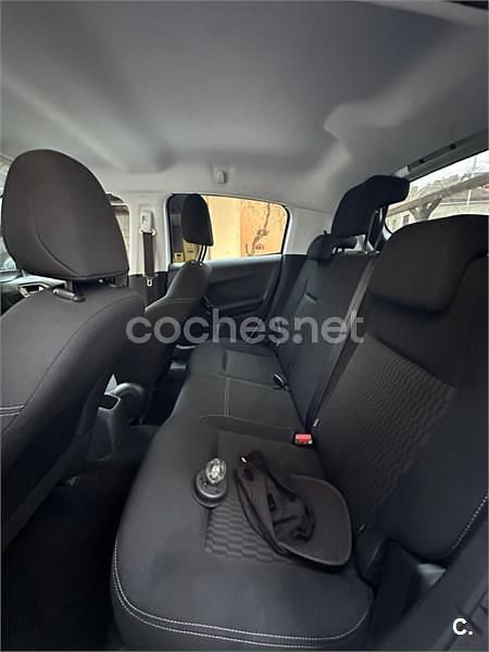 Usado Peugeot 208 Access 82 CV (60 kW) 2014 Blanco Utilitario