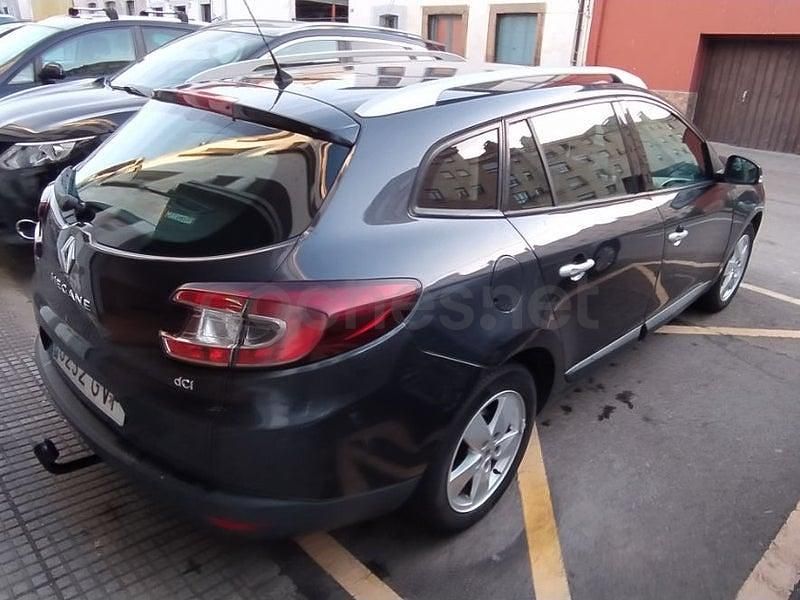 Usado Renault Mégane GrandTour Dynamique 130 CV (95 kW) 2010 Gris / plata Familiar