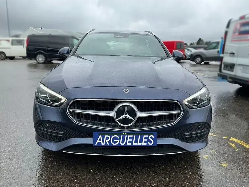 Usado Mercedes C180 170 CV (125 kW) 2023 Azul Berlina