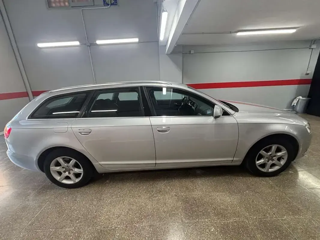 Usado Audi A6 136 CV (100 kW) 2010 Gris Familiar