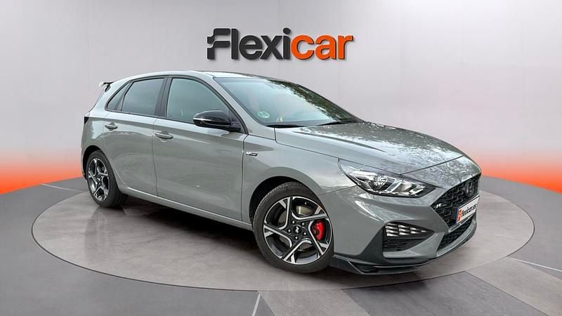 Usado Hyundai i30 N Line 120 CV (88 kW) 2023 Gris Berlina